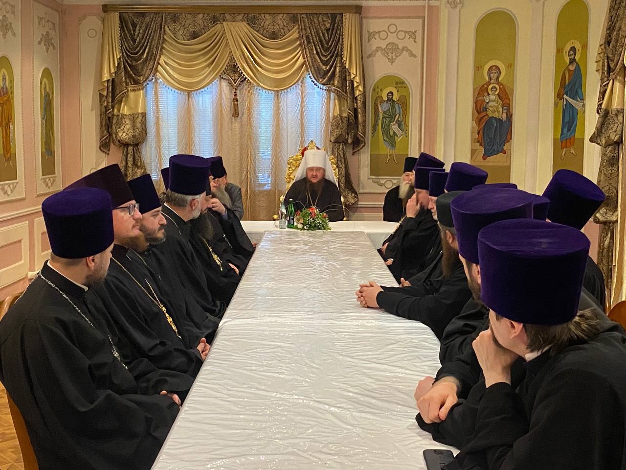 Митрополит Феодосий провел совещание священников г.Черкассы