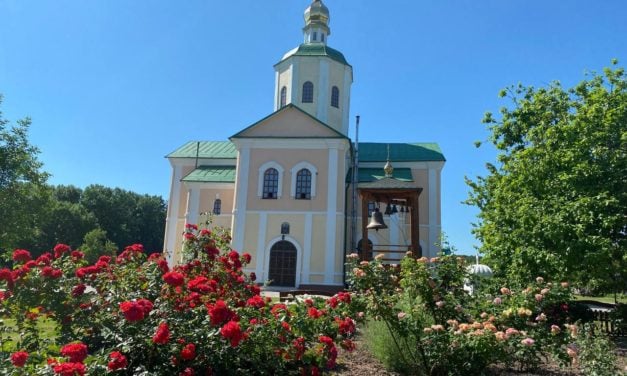 Епископ Корсунь-Шевченковский Антоний возглавил престольный праздник Свято-Троицкого Мотронинского женского монастыря