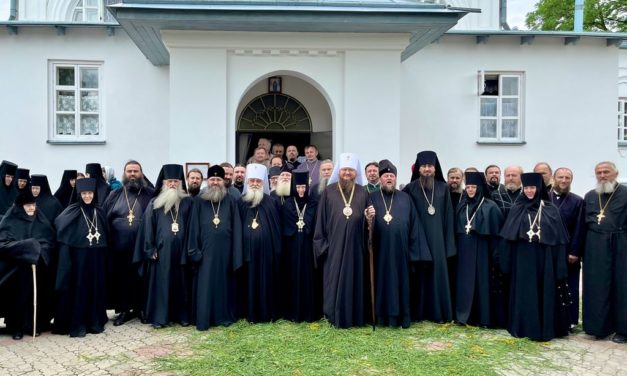 Соборне архієрейське богослужіння в Красногірському Золотоніському жіночому монастирі (+ВІДЕО)