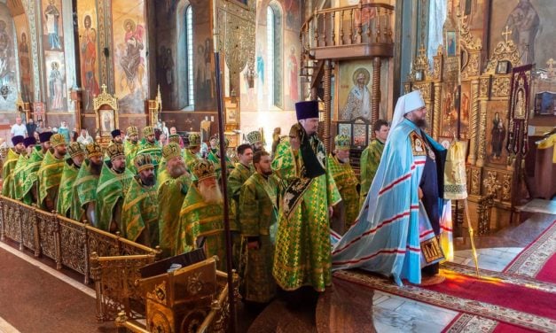 В день памяти прп. Сергея Радонежского митрополит Феодосий возглавил соборную Литургию в Архангело-Михайловском кафедральном соборе г.Черкассы (+ВИДЕО)