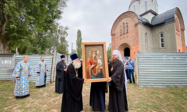 Чудотворна Коробівська ікона Божої Матері урочисто повернена в с.Коробівку (+ВІДЕО)