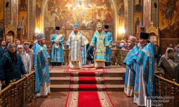 Митрополит Феодосий возглавил Литургию в день праздника Рождества Пресвятой Богородицы