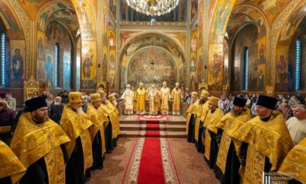 Митрополит Ионафан возглавил всенощное бдение в кафедральном соборе Черкасс