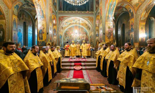 Митрополит Феодосій очолив всенічне бдіння в Архангело-Михайлівському кафедральному соборі м.Черкаси