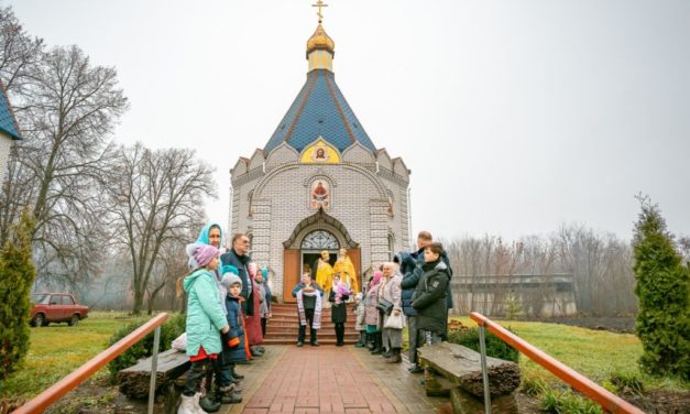 Митрополит Феодосій звершив Божественну літургію в с.Ковтуни (+ВІДЕО)