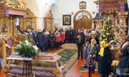 Історичну гробницю з частиною мощей св.прпмч. Макарія передано з Черкас до Макаріївського собору Полтави (+ВІДЕО)