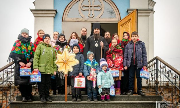 Парафіяни Свято-Покровського храму м.Корсунь-Шевченківський привітали вікарного архієрея з Різдвом Христовим