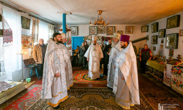 Архиепископ Иоанн совершил Литургию в храме в честь Владимирской иконы Пресвятой Богородицы с.Тиньки