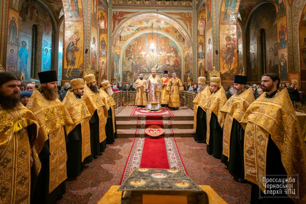 Митрополит Феодосий совершил Всенощное бдение в Архангело-Михайловском кафедральном соборе г.Черкассы