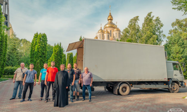Черкасская епархия передала гуманитарную помощь пострадавшим жителям Херсонщины