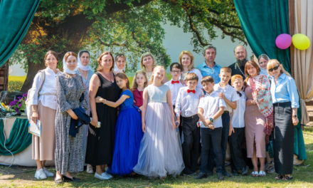 20 лучших учеников Черкасской православной гимназии поедут в Почаев