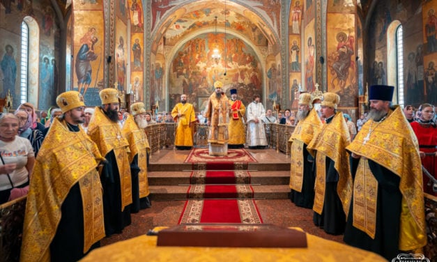 Всенощное бдение накануне праздника св. апп. Петра и Павла в Архангело-Михайловском кафедральном соборе г.Черкассы