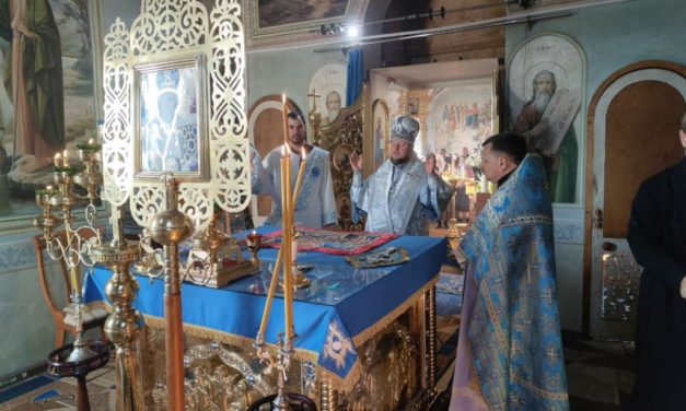 Архиепископ Иоанн совершил Литургию в Свято-Покровском храме с. Красная Слобода в день престольного праздника