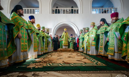 В годовщину канонизации прписп. Аввакума (Старова) епископ Антоний совершил Литургию в Свято-Николаевском Лебединском монастыре (+ВИДЕО)