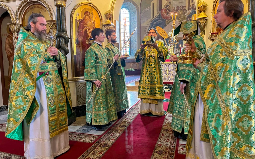 Божественная литургия в праздник Собора всех преподобных отцов Киево-Печерских в кафедральном соборе г.Черкассы