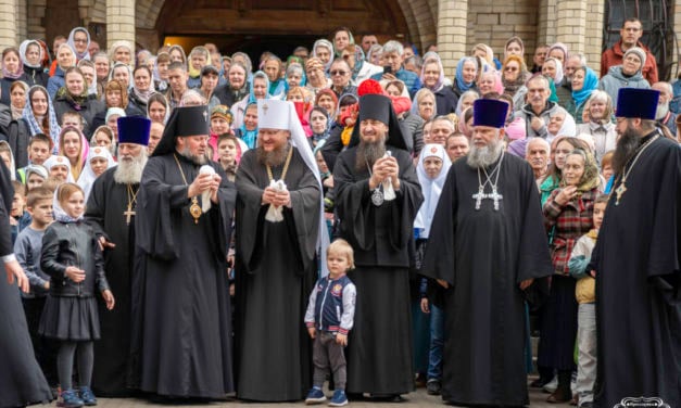 СВЯТО НАДІЇ – на Благовіщення в Черкасах випускали в небо білих голубів