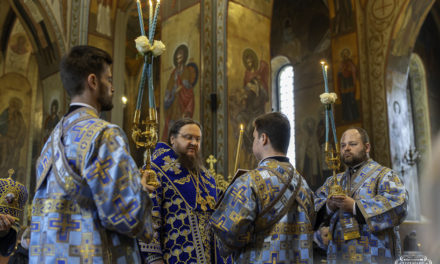 Митрополит Феодосій звершив богослужіння свята Похвали Пресвятої Богородиці в кафедральному соборі м.Черкаси (+ВІДЕО)