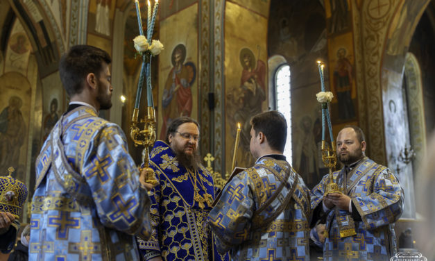 Митрополит Феодосий совершил богослужение праздника Похвалы Пресвятой Богородицы в кафедральном соборе г.Черкассы