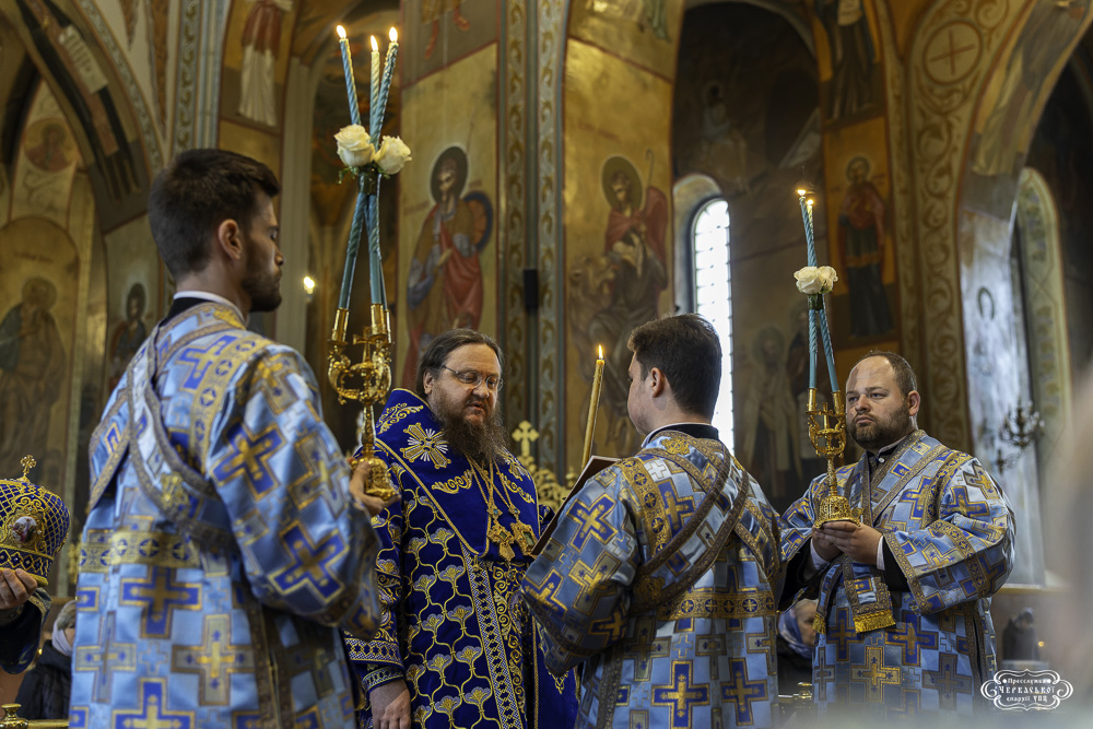 Митрополит Феодосій звершив богослужіння свята Похвали Пресвятої Богородиці в кафедральному соборі м.Черкаси (+ВІДЕО)