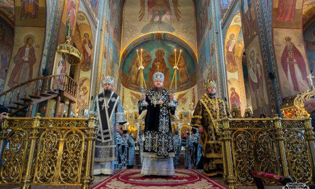 Митрополит Феодосій очолив Літургію Великої Середи в Архангело-Михайлівському кафедральному соборі м.Черкаси (+ВІДЕО)