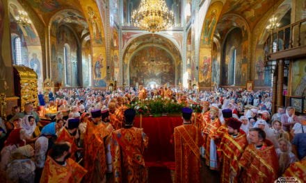 Митрополит Феодосій очолив Літургію у свято прпмч. Макарія Канівського в кафедральному соборі м. Черкаси (+ВІДЕО)