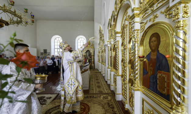 Митрополит Феодосій освятив новий іконостас у день престольного свята Лебединського монастиря (+ВІДЕО)