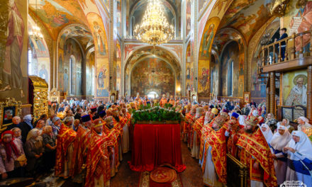 Митрополит Феодосій очолив урочистості в Черкасах на честь прпмч. Макарія Канівського (+ВІДЕО)