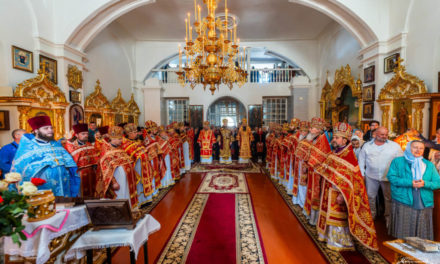 Митрополит Феодосій очолив Літургію у Світлу П’ятницю в Красногірському монастирі (+ВІДЕО)